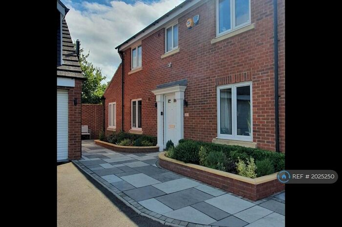 4 Bedroom Detached House To Rent In Butterworth Close, Wythall, Birmingham, B47