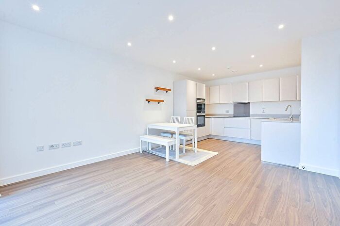 1 Bedroom Flat For Sale In Bollo Bridge Road, Acton, London, W3