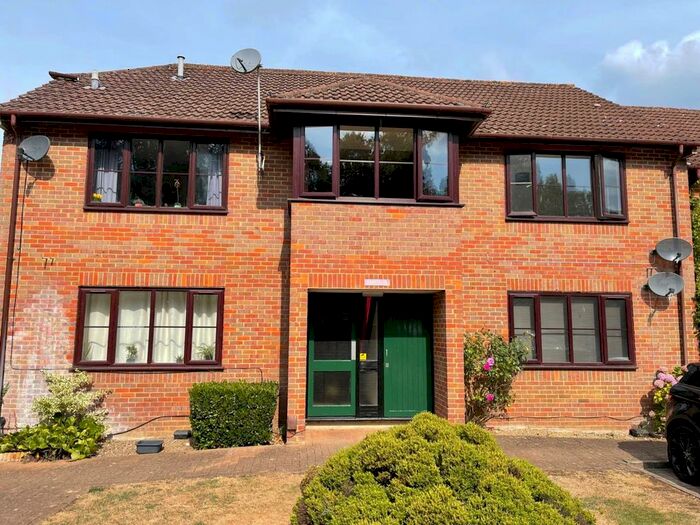 1 Bedroom Flat To Rent In Stoney Grove, Chesham, HP5