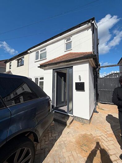 5 Bedroom Semi Detached House To Rent In Baylis Road, Slough, SL1
