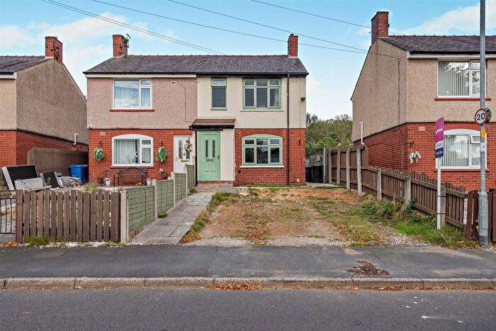 3 Bedroom Semi-Detached House For Sale In Chestnut Road, Wigan, WN1
