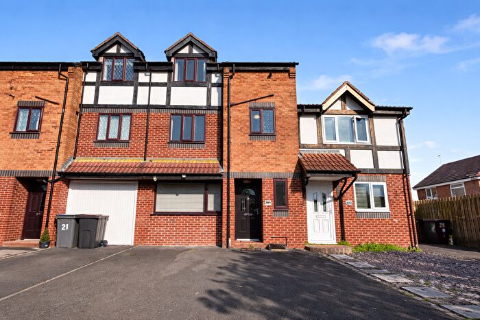 5 Bedroom Town House For Sale In Sandpiper Close, Herons Reach, FY3