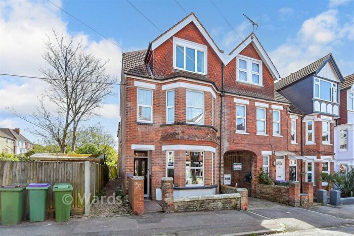 3 Bedroom Semi Detached House For Sale In Linden Crescent, Folkestone, Kent, CT19