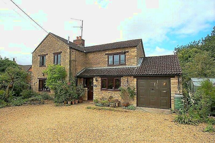 2 Bedroom Detached House For Sale In Benefield Road, Oundle, Northants, PE8