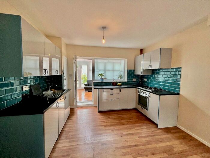 2 Bedroom Detached House To Rent In Chelston Road, Ruislip, Middlesex, HA4