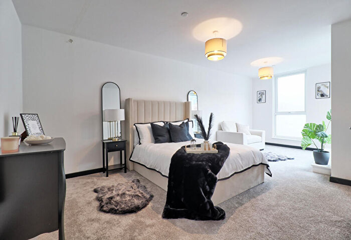 1 Bedroom Apartment For Sale In High Street, Wickford, Essex, SS12
