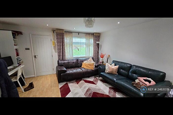 3 Bedroom Terraced House To Rent In North Dene, Chigwell, IG7