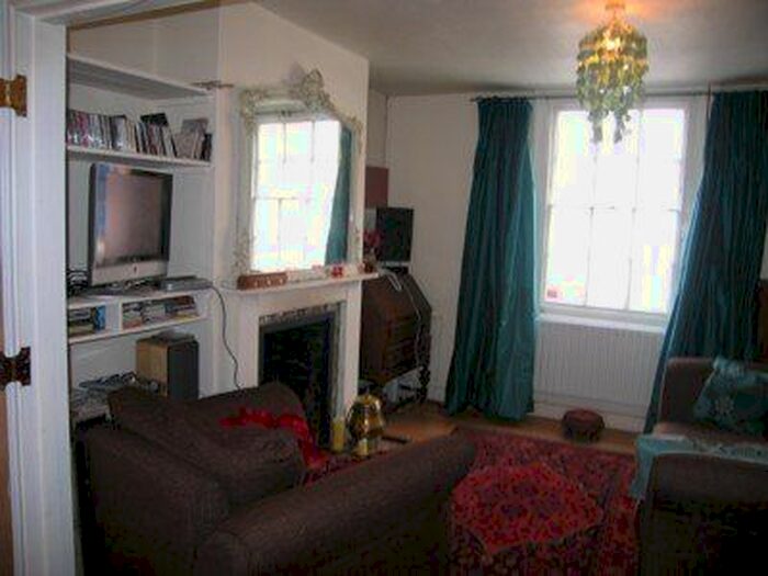 2 Bedroom Terraced House To Rent In Wellington Street, Oxfordshire, OX2