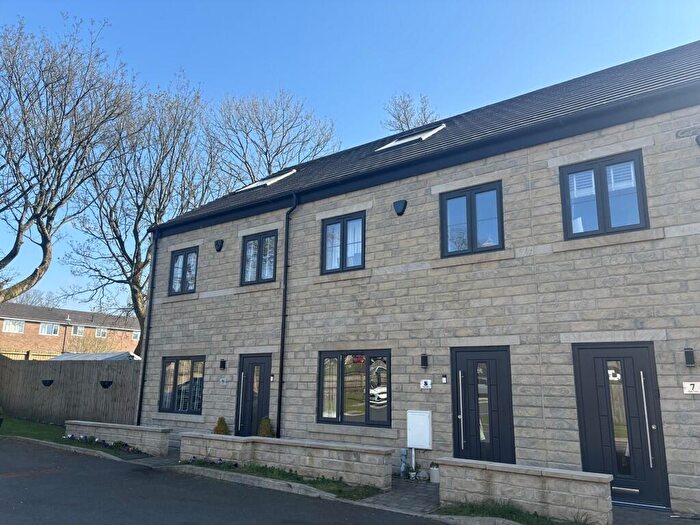 4 Bedroom Terraced House To Rent In Park View, Hadfield, SK13