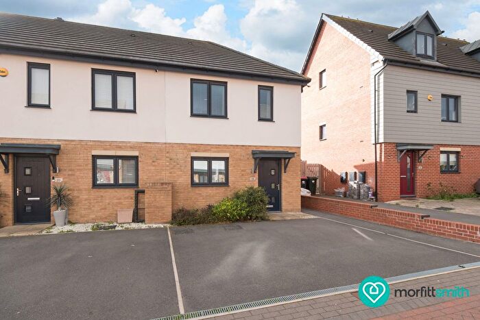 3 Bedroom End Of Terrace House For Sale In Cedar Grove, Waverley, Rotherham, S60