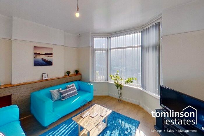 4 Bedroom Semi-Detached House For Sale In Lenton Boulevard, Lenton, Nottingham, NG7