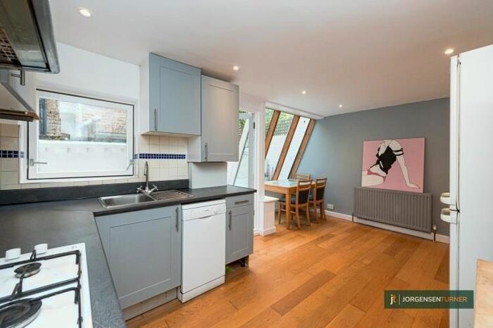 1 Bedroom Flat To Rent In Tunis Road, London, W12