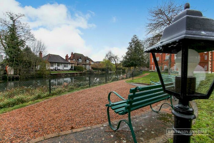 2 Bedroom Apartment To Rent In Queens Reach, Anne Of Cleves, East Molesey, KT8
