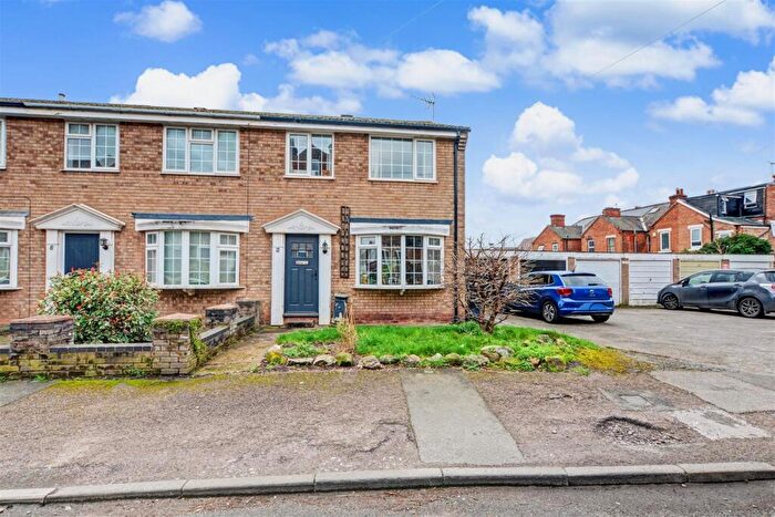 3 Bedroom End Of Terrace House For Sale In Hall Croft, Beeston, Nottingham, NG9