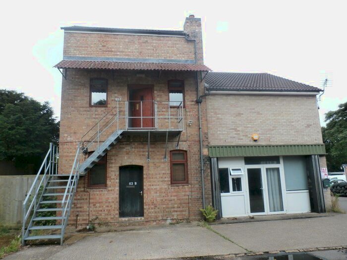 2 Bedroom Flat To Rent In Orchard Road, Great Shelford, Cambridge, CB22