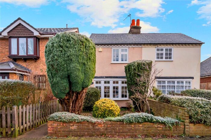 2 Bedroom House To Rent In Green Lane, Hersham, Walton-on-Thames, Surrey, KT12