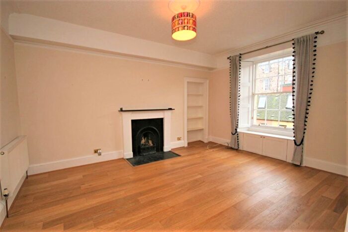3 Bedroom Flat To Rent In Barony Street, Edinburgh, EH3