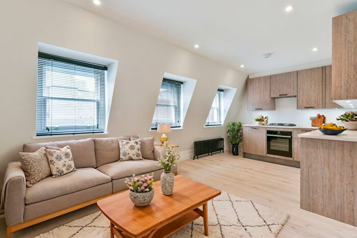 1 Bedroom Flat To Rent In Charlotte Street, Fitzrovia, W1T