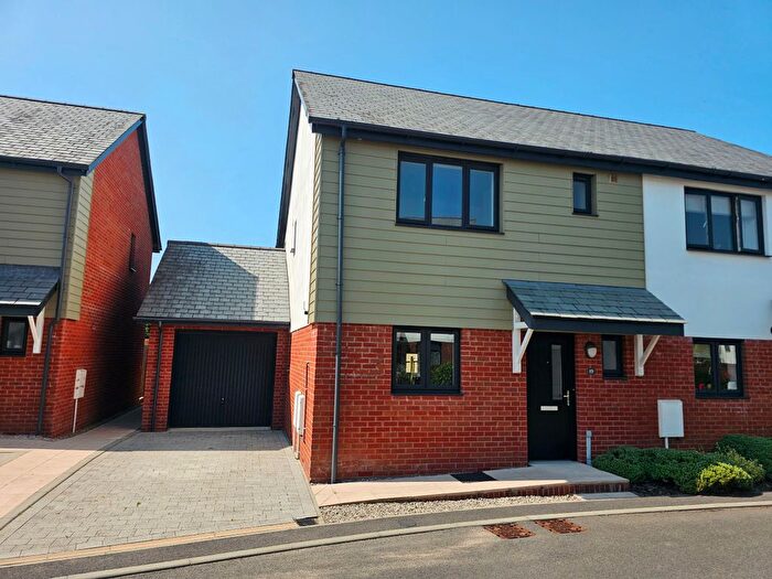 3 Bedroom Semi-Detached House To Rent In Honey Farm Close, South Molton, EX36