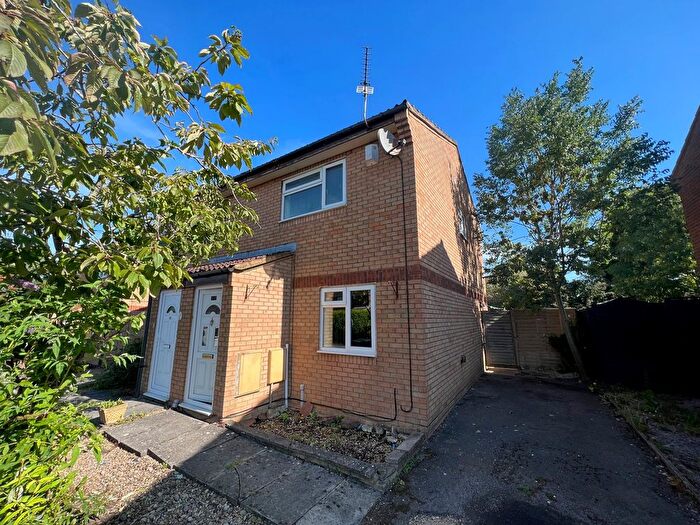 2 Bedroom Property To Rent In Amberley Road, Bristol, BS34