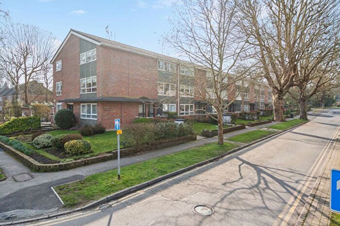 2 Bedroom Flat For Sale In Main Avenue, Moor Park, Northwood, Hertfordshire, HA6