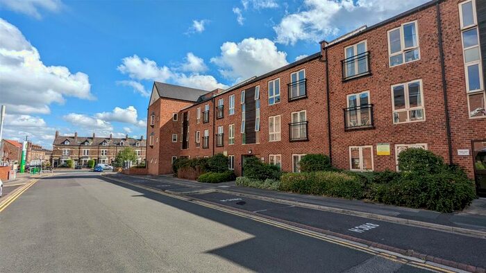 1 Bedroom Flat To Rent In Nicholas Gardens, York, YO10