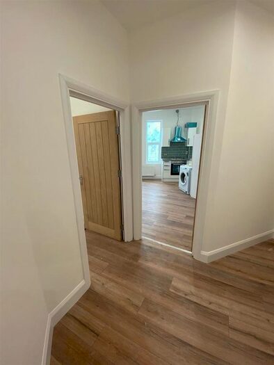 2 Bedroom Flat To Rent In Lower Cathedral Road, Cardiff, CF11