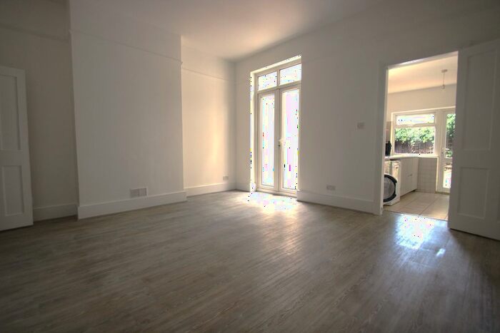 3 Bedroom Semi-Detached House To Rent In Montagu Road, London, NW4