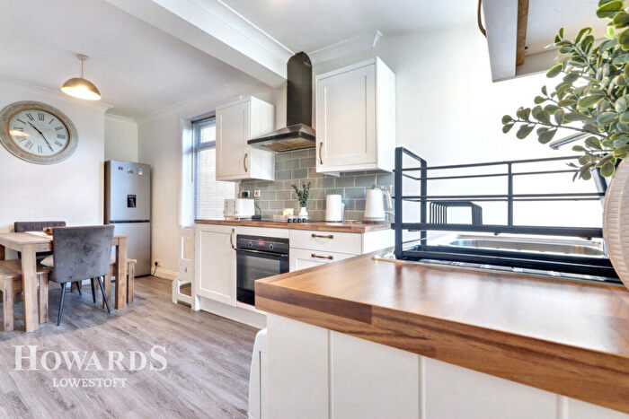 2 Bedroom Semi-Detached Bungalow For Sale In Kirkley Run, Lowestoft, NR33