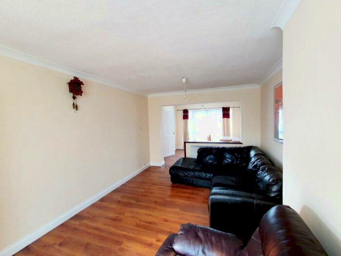4 Bedroom Semi-Detached House To Rent In Somervell Road, Harrow, Middlesex, HA2