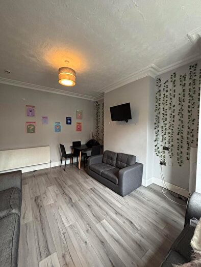 5 Bedroom House To Rent In Estcourt Terrace, Leeds, LS6