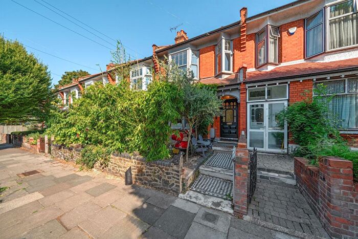 4 Bedroom Terraced House For Sale In Ollerton Road, London, N11