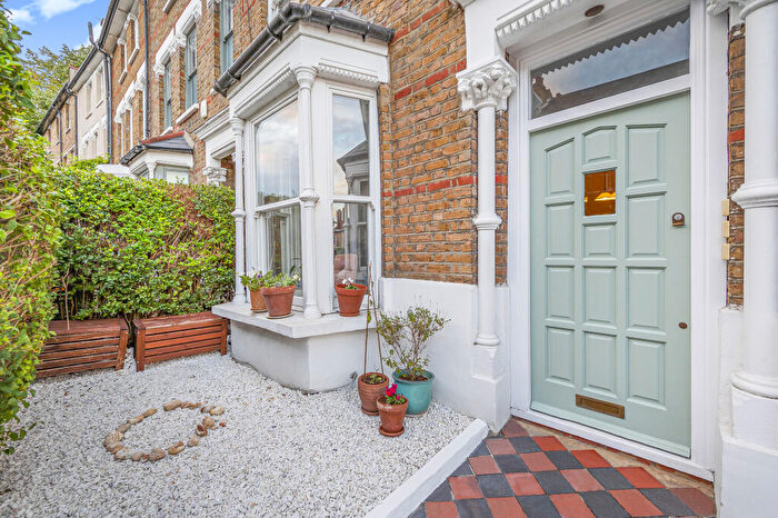 1 Bedroom Flat For Sale In Grove Hill Road, London, SE5