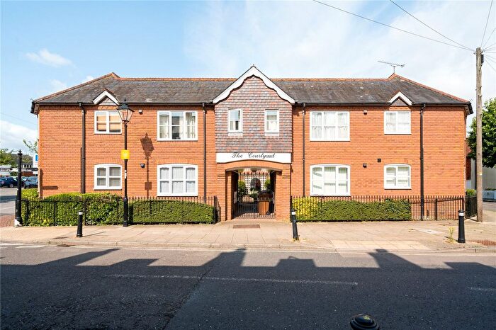 1 Bedroom Flat To Rent In Latimer Street, Romsey, Hampshire, SO51