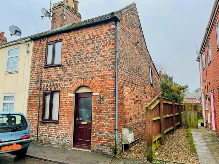 2 Bedroom House To Rent In Fishpond Lane, Holbeach, Spalding, PE12