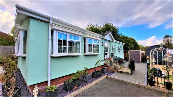 2 Bedroom Park Home For Sale In Croft Park, Leyland, PR25