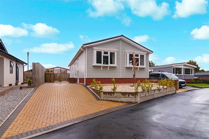 3 Bedroom Bungalow For Sale In Neilston, Glasgow, East Renfrewshire, G78