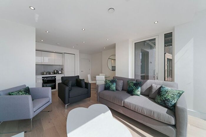 2 Bedroom Flat To Rent In Croxley Court, Garnet Place, West Drayton, London, UB7