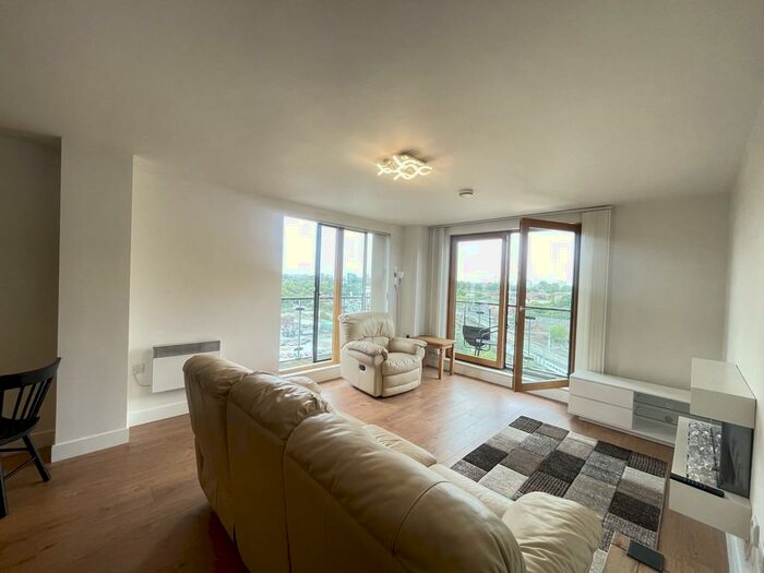 2 Bedroom Apartment To Rent In Vallea Court, Redbank, M4