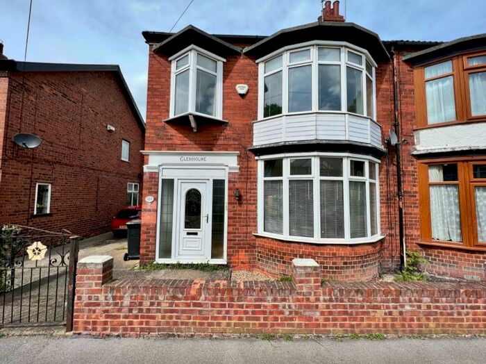 3 Bedroom Semi-Detached House To Rent In Goddard Avenue, Hull, HU5