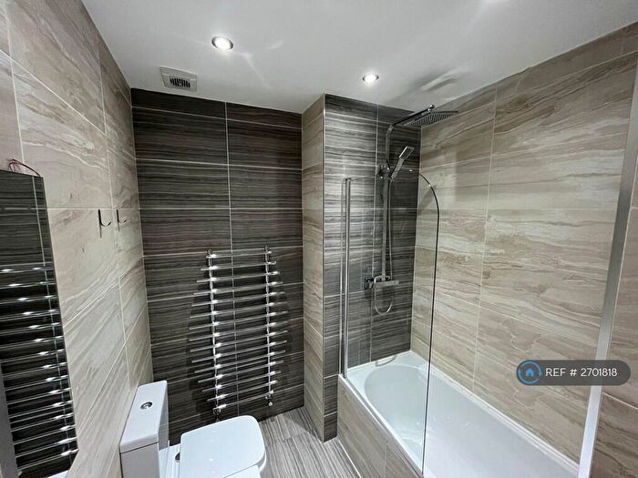 2 Bedroom Flat To Rent In Holmhead Place, Glasgow, G44