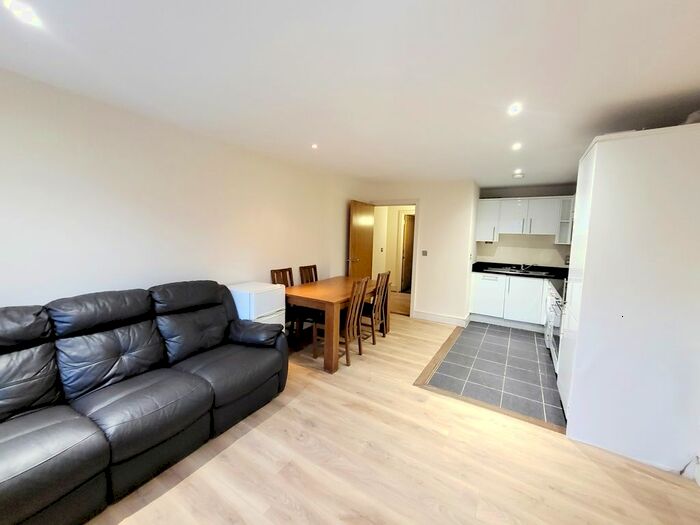 2 Bedroom Flat To Rent In Ashburnham Place, London, SE10