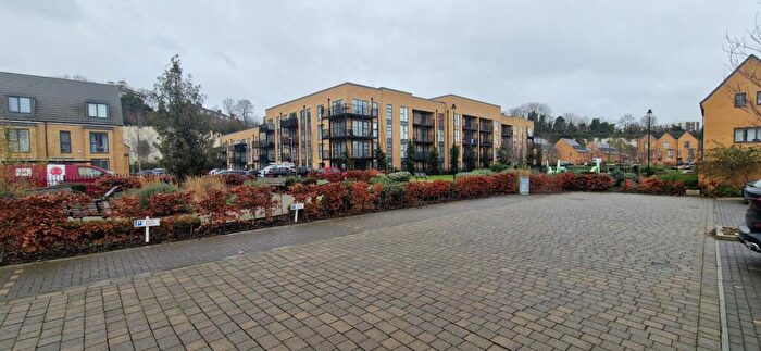 3 Bedroom Semi Detached House To Rent In Northfleet, Gravesend, Kent, DA11