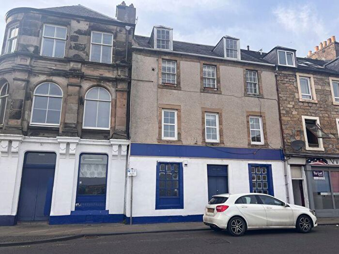 3 Bedroom Flat To Rent In High Street, Kirkcaldy, KY1