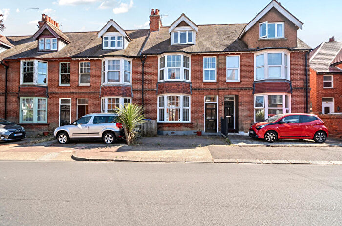 3 Bedroom Terraced House For Sale In King Edward Avenue, Worthing, West Sussex, BN14
