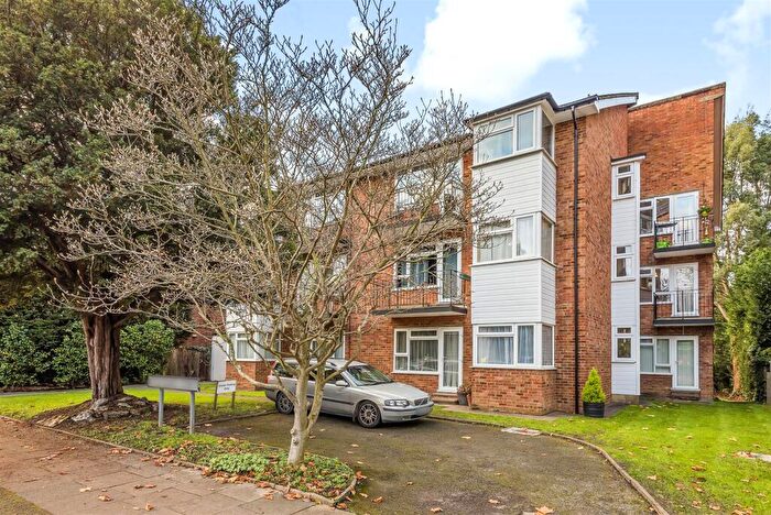 1 Bedroom Apartment To Rent In Lovelace Road, Surbiton, KT6