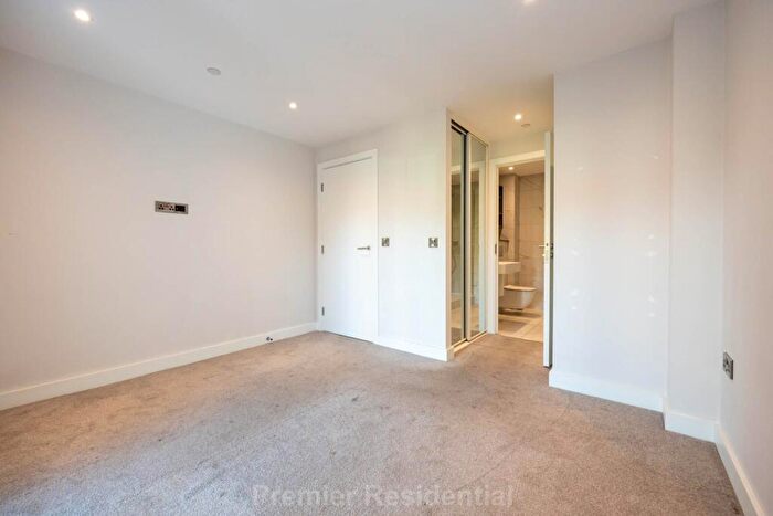 2 Bedroom Apartment To Rent In Castle Wharf, Chester Road, Manchester, M15