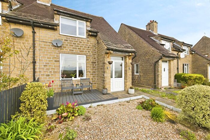 2 Bedroom Semi Detached House For Sale In Sherwood Drive, Netherton, Huddersfield, HD4