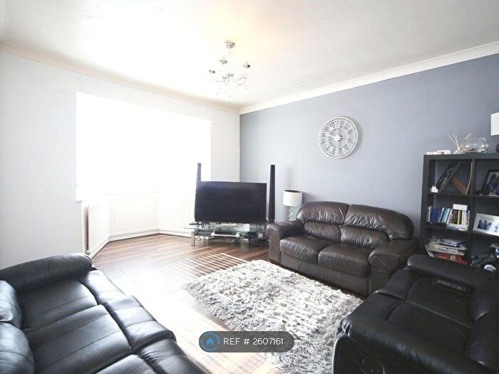 3 Bedroom Terraced House To Rent In Riversdale Road, Birmingham, B14