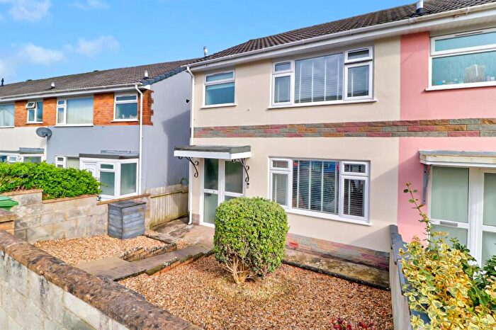 3 Bedroom Semi-Detached House For Sale In Heathfield Road, Bideford, EX39